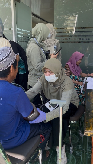 Departemen IKFR FK Unhas Gelar Pengabdian Masyarakat “Aktif Bergerak : Peran Rehabilitasi dalam Meningkatkan Kualitas Hidup Lansia”