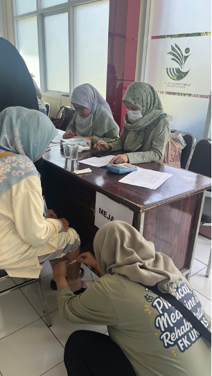 Departemen IKFR FK Unhas Gelar Pengabdian Masyarakat “Aktif Bergerak : Peran Rehabilitasi dalam Meningkatkan Kualitas Hidup Lansia”