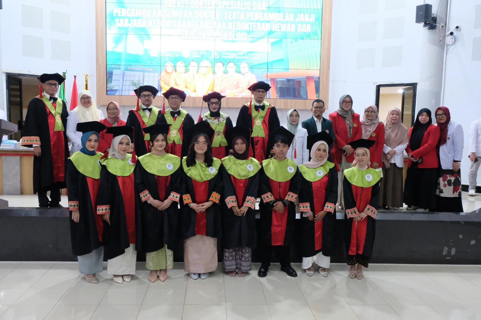Fakultas Kedokteran Unhas Gelar Brevet PPDS, Sumpah Dokter, dan Pengambilan Janji Lulusan Mei 2026