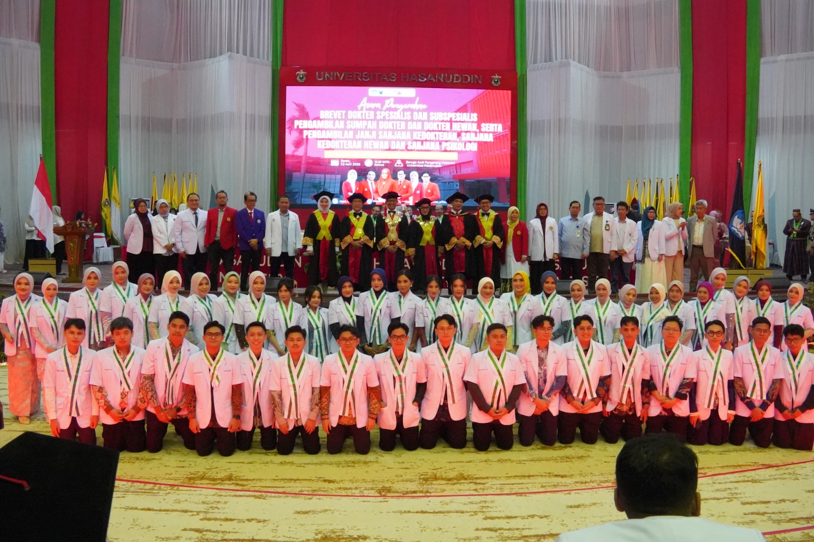 FK Unhas Gelar Penyerahan Brevet Dokter, Pengambilan Sumpah, dan Janji Sarjana Kedokteran