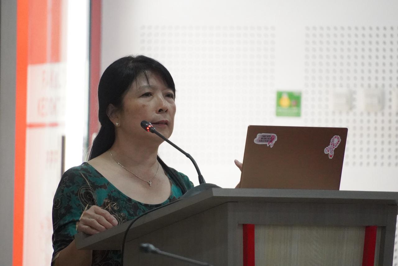 Guest Lecture SingHealth Duke-NUS Bahas Inovasi Penanganan Kanker Payudara dan Skoliosis di FK Unhas