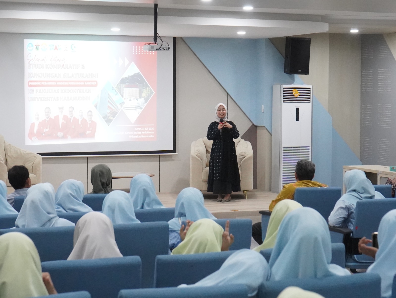 Fakultas Kedokteran Unhas Terima Kunjungan Studi Komparatif Pondok Pesantren Modern Putri IMMIM Pangkep